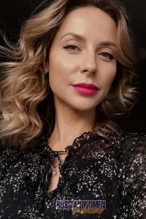 203964 - Ekaterina Age: 40 - Russia