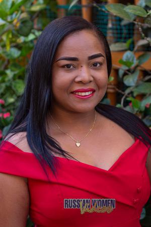 212401 - Zeuri Age: 32 - Colombia