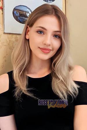215787 - Irina Age: 24 - Ukraine